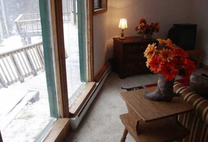 فندق Amizette Inn And Restaurant