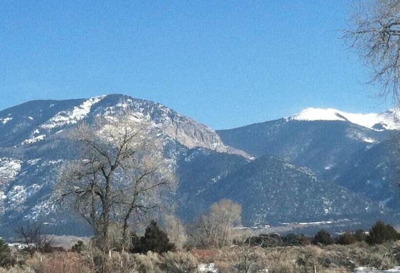 فندق Amizette Inn And Restaurant