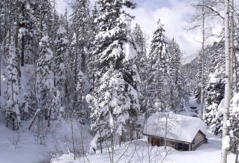 فندق Amizette Inn And Restaurant