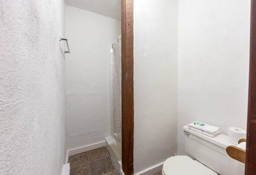 فندق Amizette Inn And Restaurant