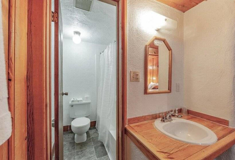 فندق Amizette Inn And Restaurant