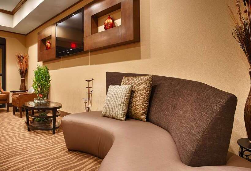 Best Western Plus Seminole Hotel & Suites