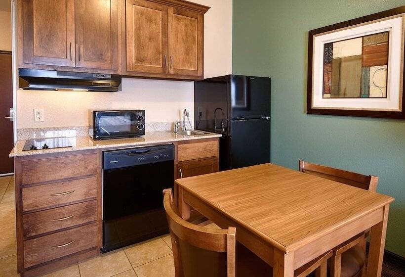 Best Western Plus Seminole Hotel & Suites