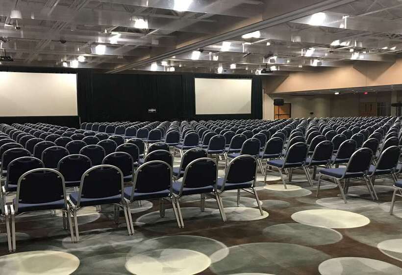 Oshkosh Marriott Waterfront Hotel & Convention Center