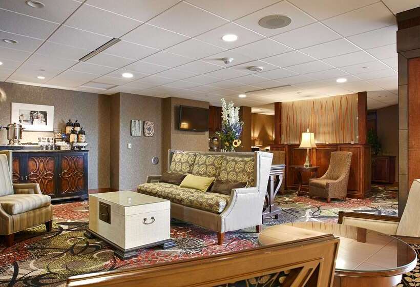 Oshkosh Marriott Waterfront Hotel & Convention Center