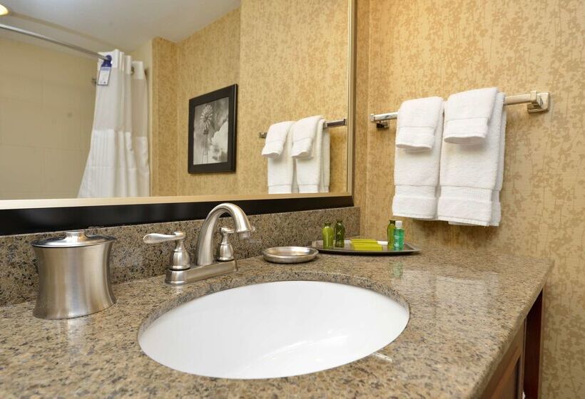 Oshkosh Marriott Waterfront Hotel & Convention Center