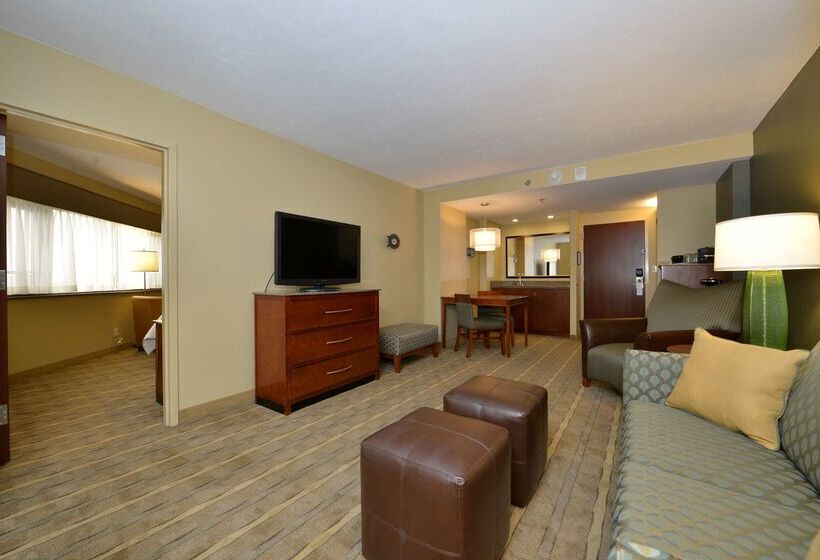 Oshkosh Marriott Waterfront Hotel & Convention Center