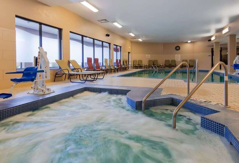 Oshkosh Marriott Waterfront Hotel & Convention Center