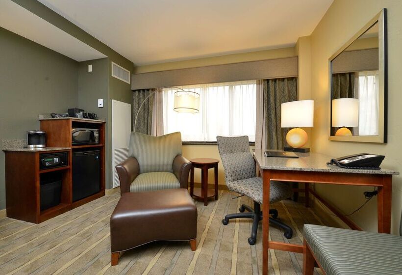 Oshkosh Marriott Waterfront Hotel & Convention Center