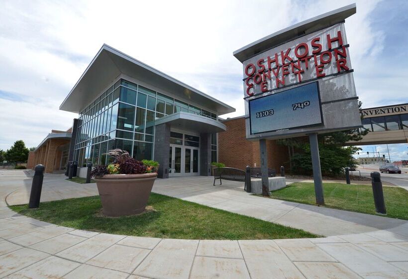 Oshkosh Marriott Waterfront Hotel & Convention Center