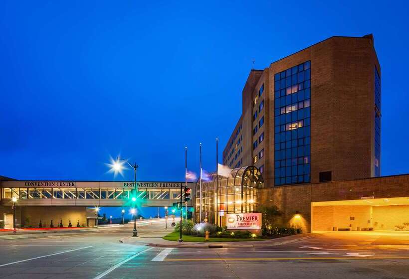 Oshkosh Marriott Waterfront Hotel & Convention Center