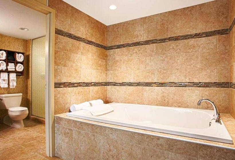 Oshkosh Marriott Waterfront Hotel & Convention Center