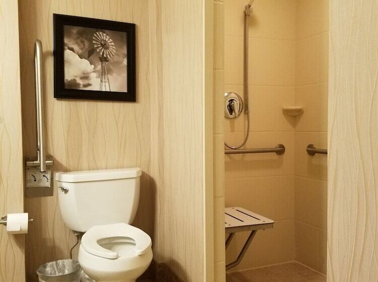 Oshkosh Marriott Waterfront Hotel & Convention Center