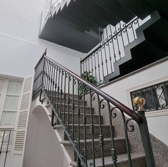 Отель Brondo Architect