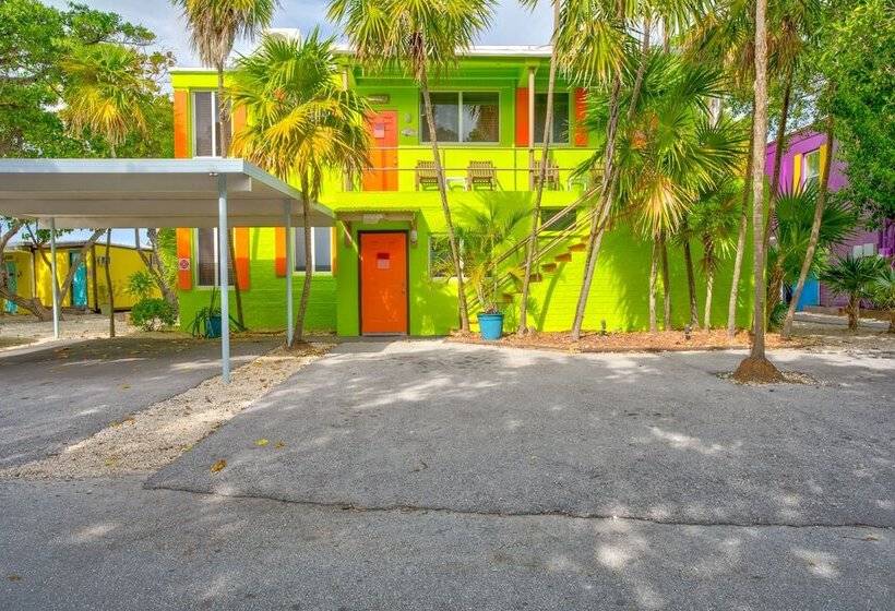 فندق Captain Pip's Marina & Hideaway