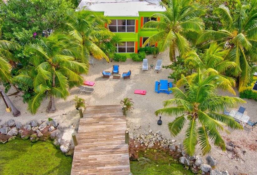 فندق Captain Pip's Marina & Hideaway