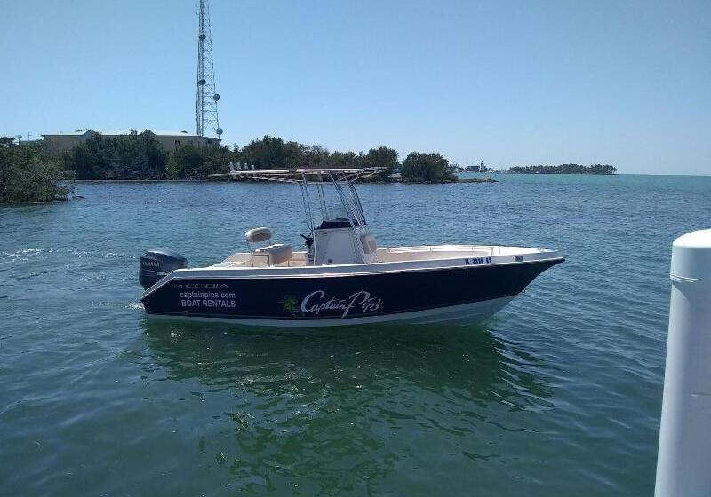 فندق Captain Pip's Marina & Hideaway