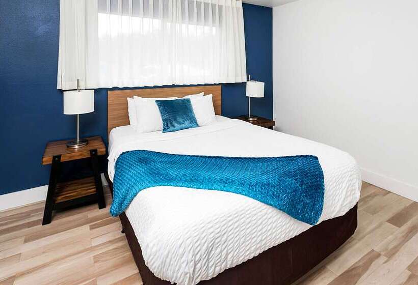 فندق Clarion Inn Surfrider Resort