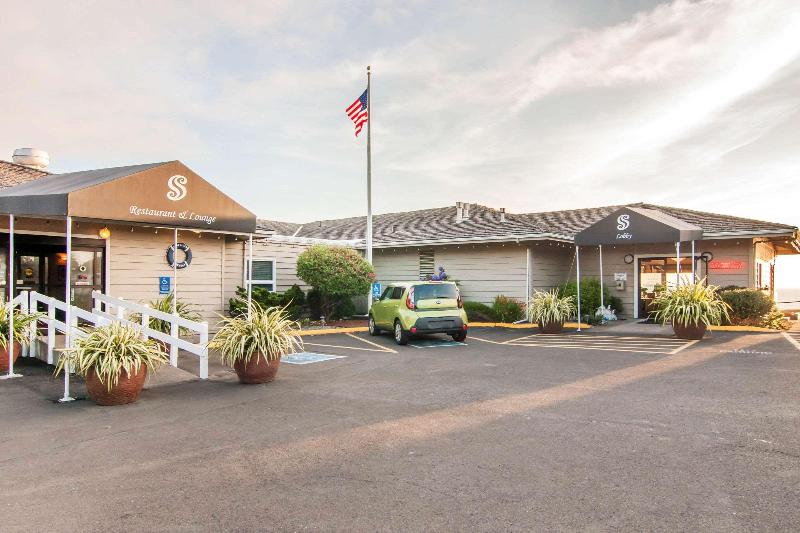 호텔 Clarion Inn Surfrider Resort