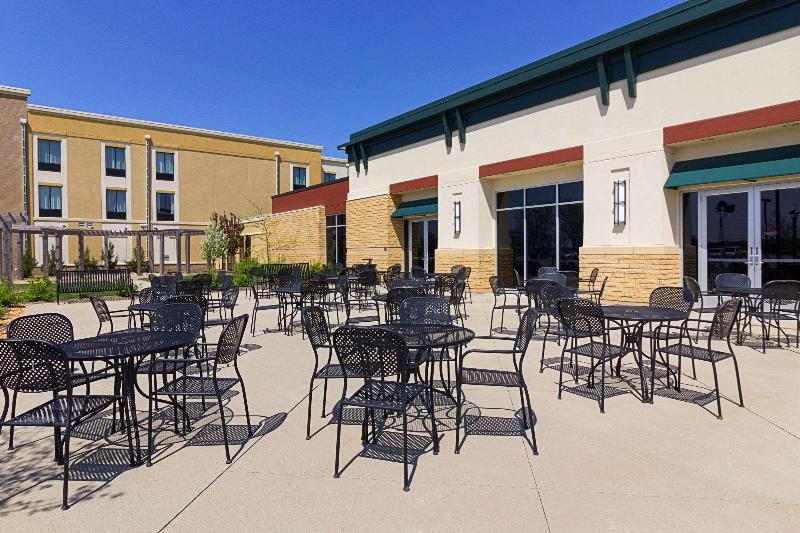 فندق Comfort Suites And Conference Center