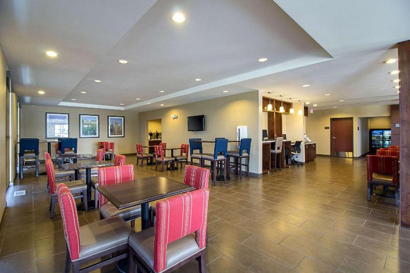 فندق Comfort Suites And Conference Center