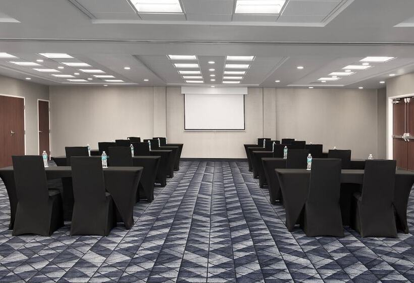 هتل Courtyard By Marriott Little Rock North