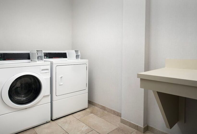 هتل Courtyard By Marriott Little Rock North