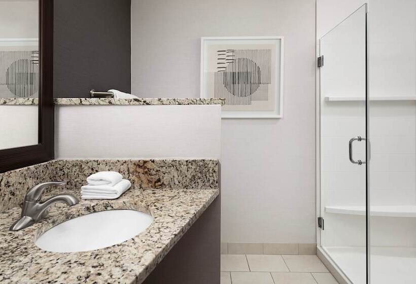 هتل Courtyard By Marriott Little Rock North