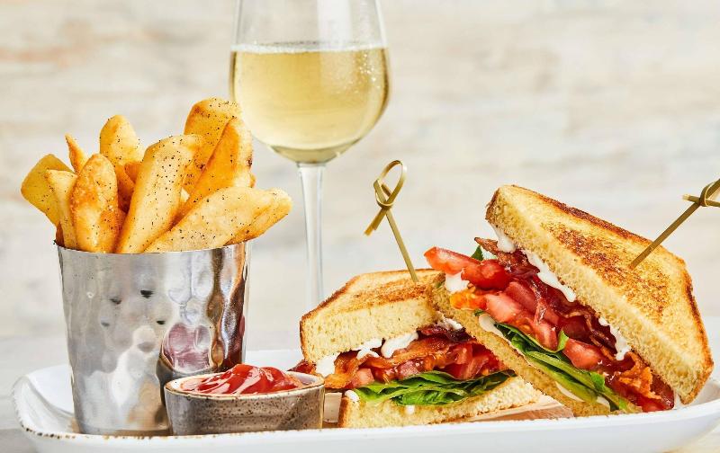 هتل Courtyard By Marriott Little Rock North