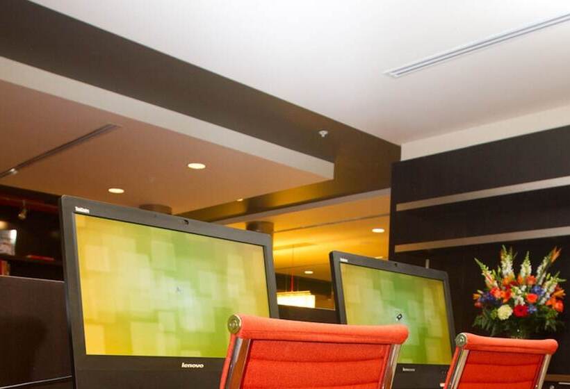 ホテル Courtyard By Marriott Philadelphia Springfield