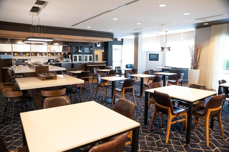 ホテル Courtyard By Marriott Philadelphia Springfield