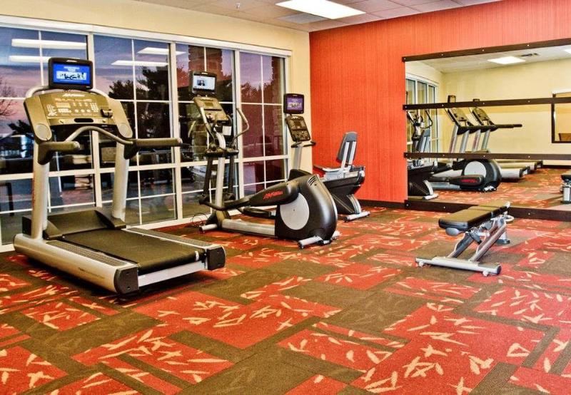 ホテル Courtyard By Marriott Philadelphia Springfield