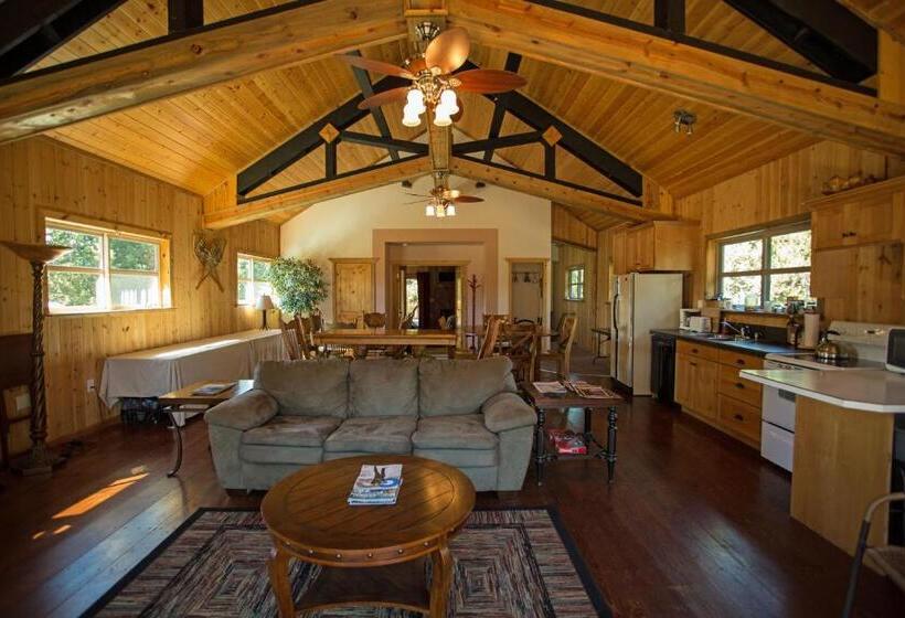 호텔 Diamondstone Guest Lodges