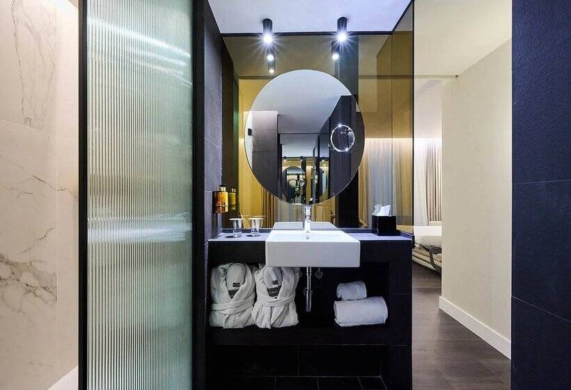 Отель H10 Port Vell 4* Sup