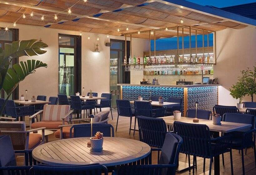 Отель H10 Port Vell 4* Sup