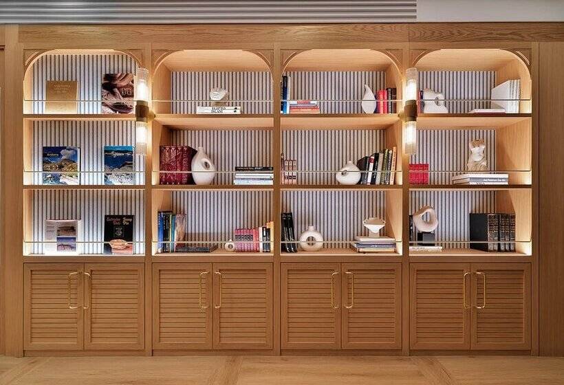 Отель H10 Port Vell 4* Sup