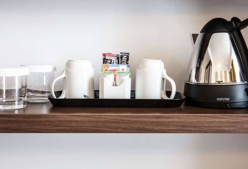 هتل Hampton By Hilton Exeter Airport