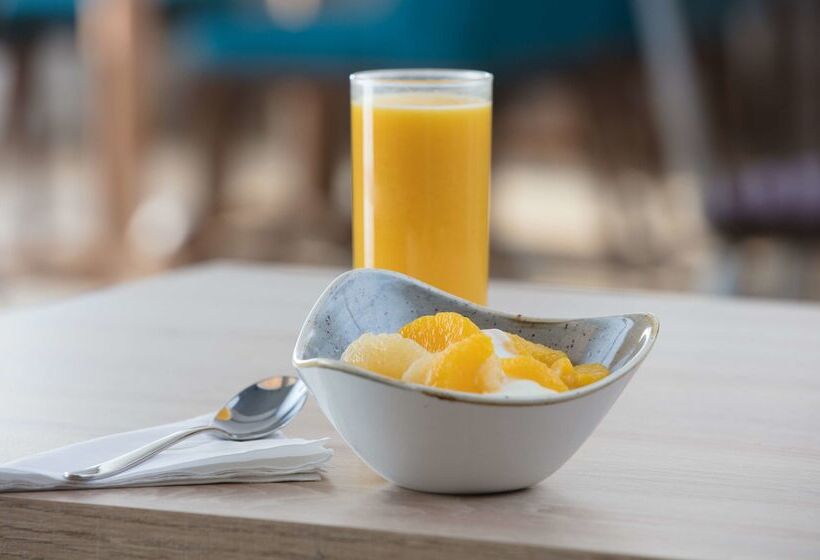 هتل Hampton By Hilton Exeter Airport