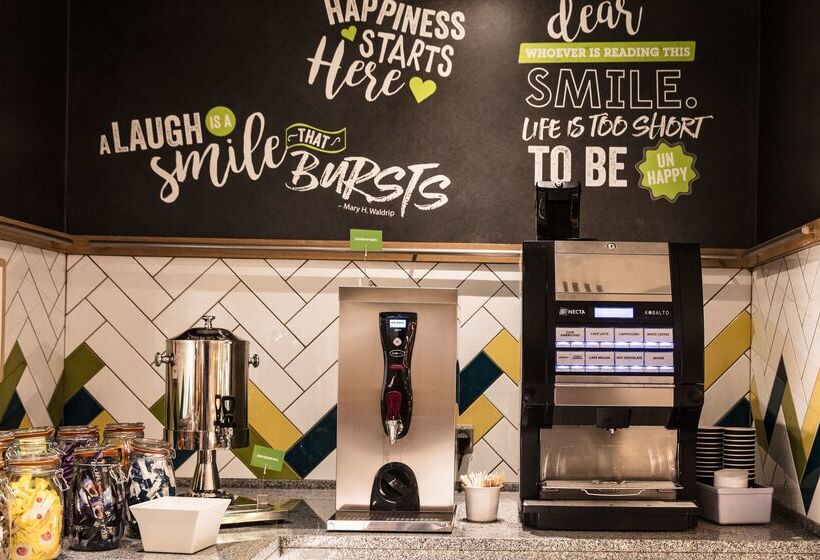 هتل Hampton By Hilton Exeter Airport