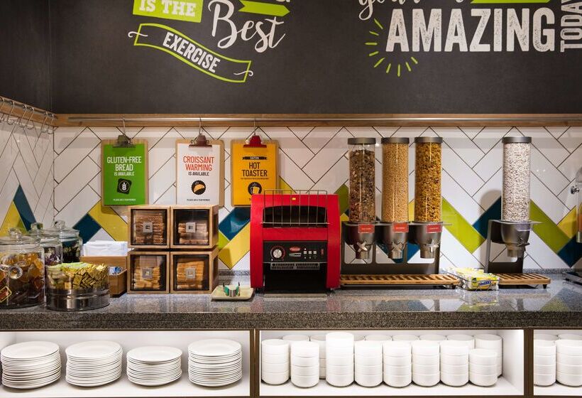 هتل Hampton By Hilton Exeter Airport