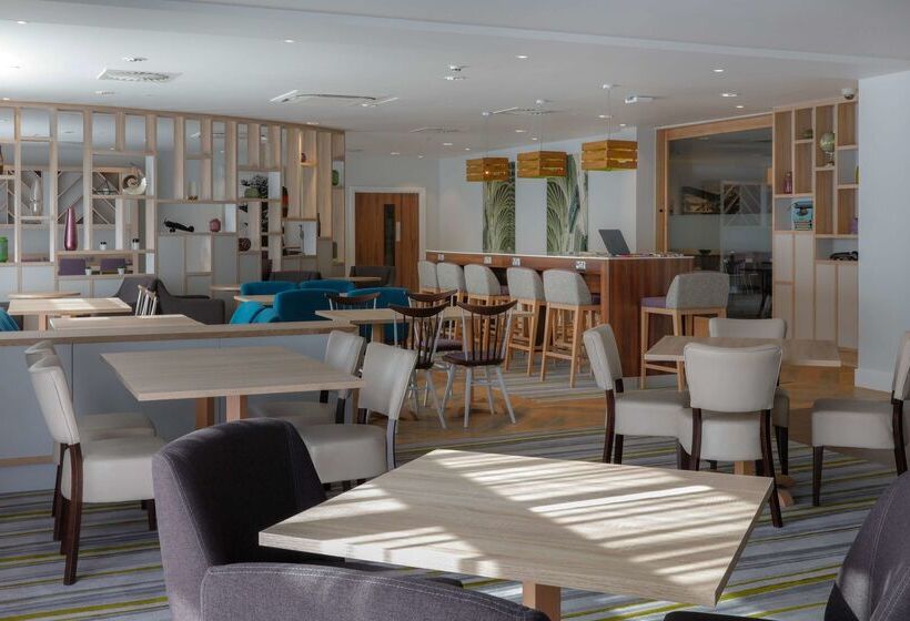 هتل Hampton By Hilton Exeter Airport