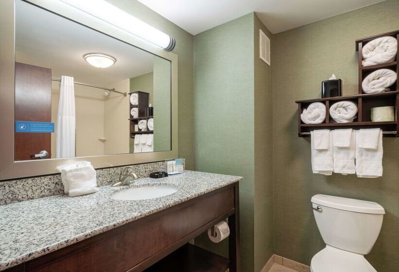 Отель Hampton Inn Huntington University Area