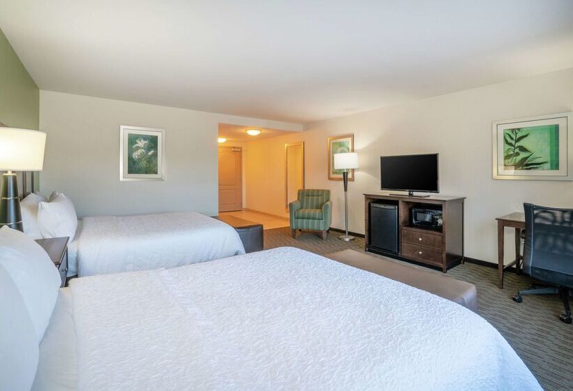 Отель Hampton Inn Huntington University Area