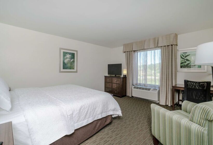 Отель Hampton Inn Huntington University Area