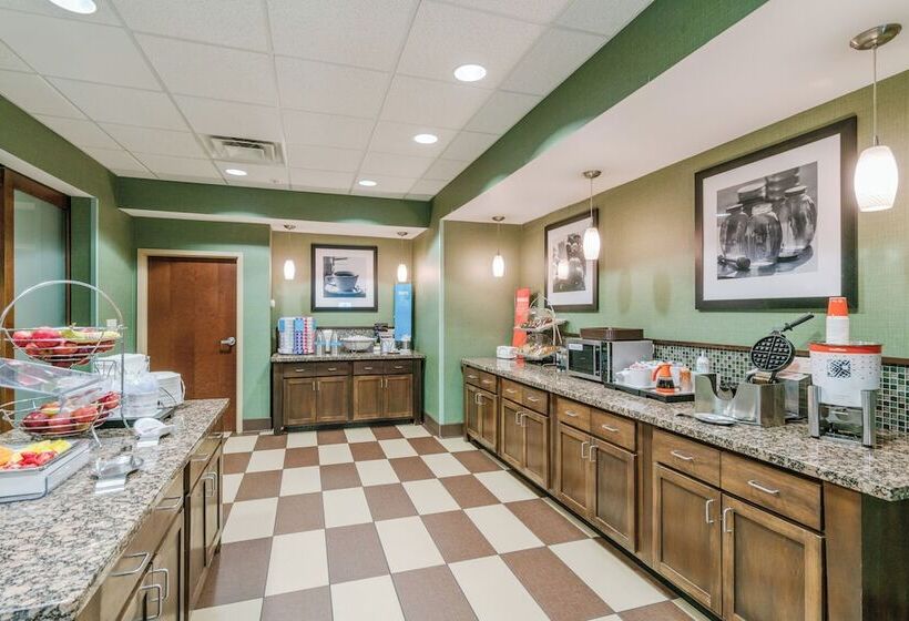 Отель Hampton Inn Huntington University Area