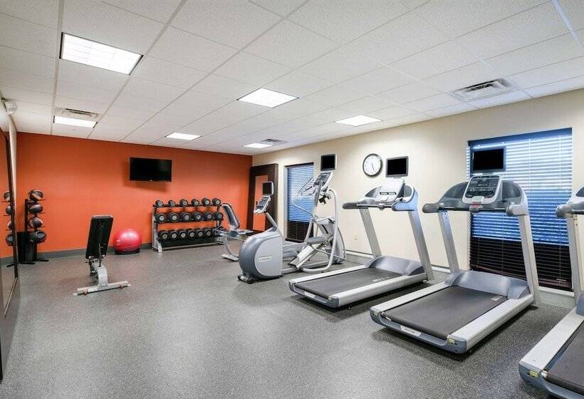 Отель Hampton Inn Huntington University Area