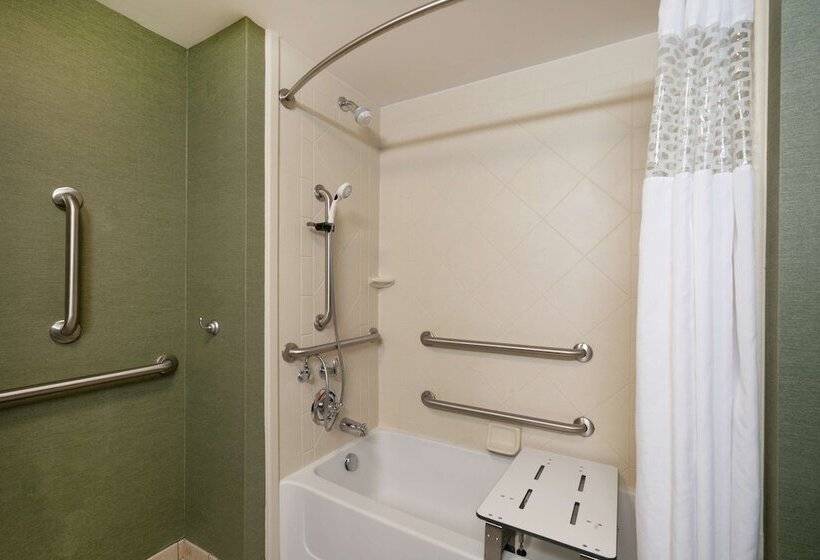 Отель Hampton Inn Huntington University Area