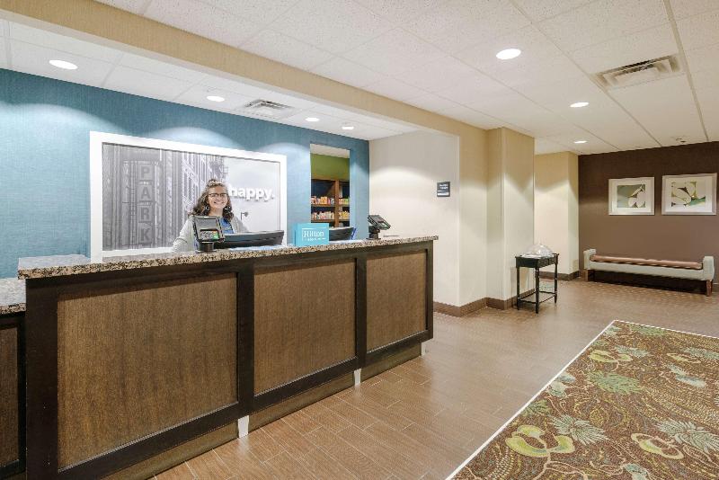 Отель Hampton Inn Huntington University Area