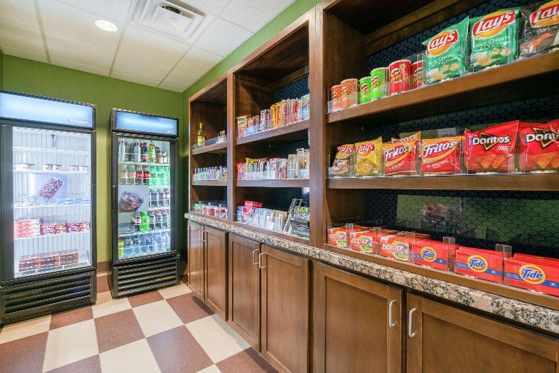 Отель Hampton Inn Huntington University Area