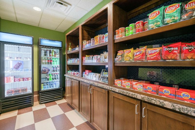 Отель Hampton Inn Huntington University Area